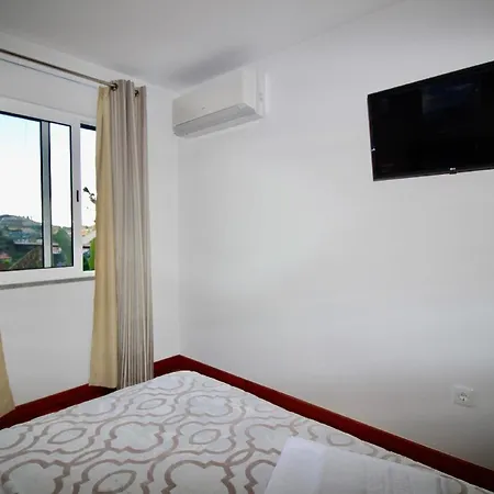 Apartment Ferienwohnung Fuer 6 Personen Ca 95 Qm In Cmara De Lobos, Madeira Suedkueste Von Madeira