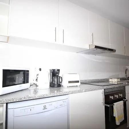 Apartment Ferienwohnung Fuer 6 Personen Ca 95 Qm In Cmara De Lobos, Madeira Suedkueste Von Madeira