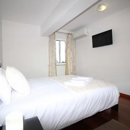 Apartment Ferienwohnung Fuer 6 Personen Ca 95 Qm In Cmara De Lobos, Madeira Suedkueste Von Madeira *