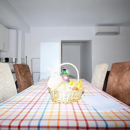Ferienwohnung Fuer 6 Personen Ca 95 Qm In Cmara De Lobos, Madeira Suedkueste Von Madeira Apartment