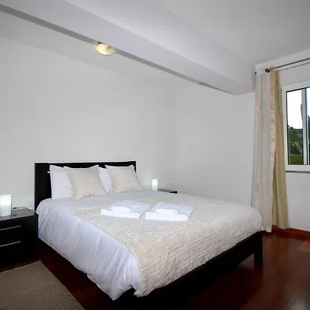 Ferienwohnung Fuer 6 Personen Ca 95 Qm In Cmara De Lobos, Madeira Suedkueste Von Madeira *